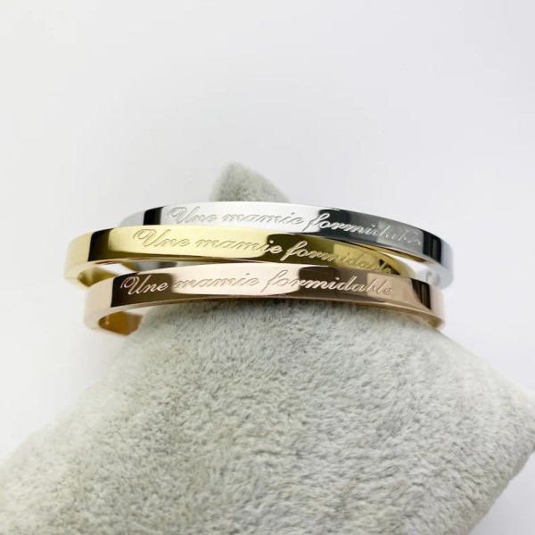 Bracelet Jonc argent fin en acier inoxydable personnalisé "une mamie formidable"