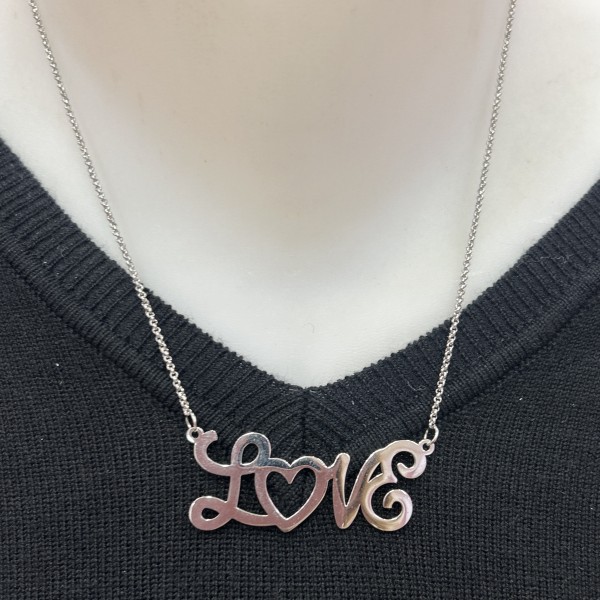 Collier LOVE
